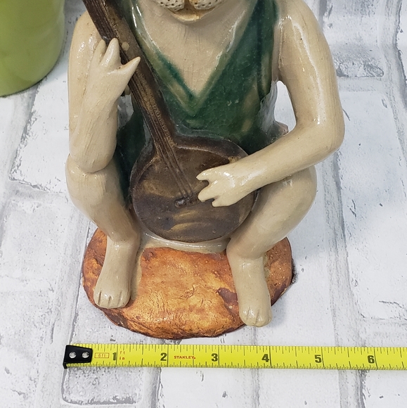 Vintage Rabbit Playing a Ukulele Figurine / Asian Pottery - Picture 10 of 10